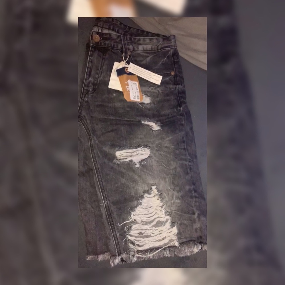 Men short ripped jeans